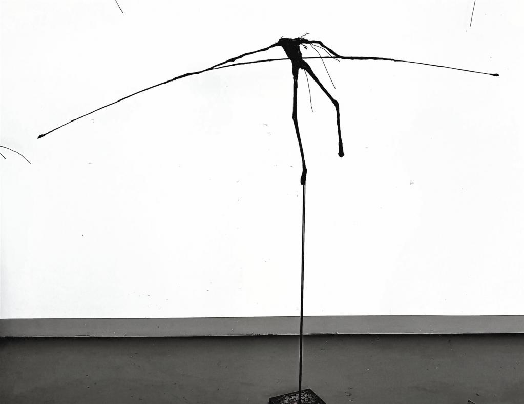 ALEXIUS WICHTLER, Figur mit Stab balancierend, Draht-Papier